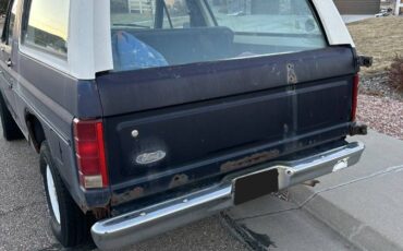 Ford-Bronco-4x4-1984-blue-3