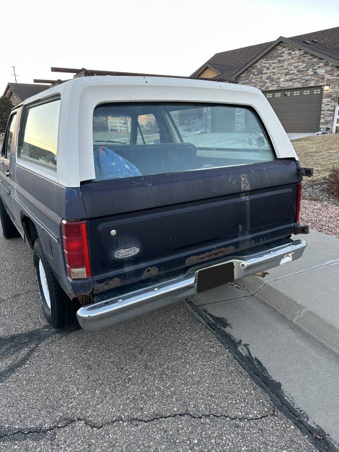 Ford-Bronco-4x4-1984-blue-3