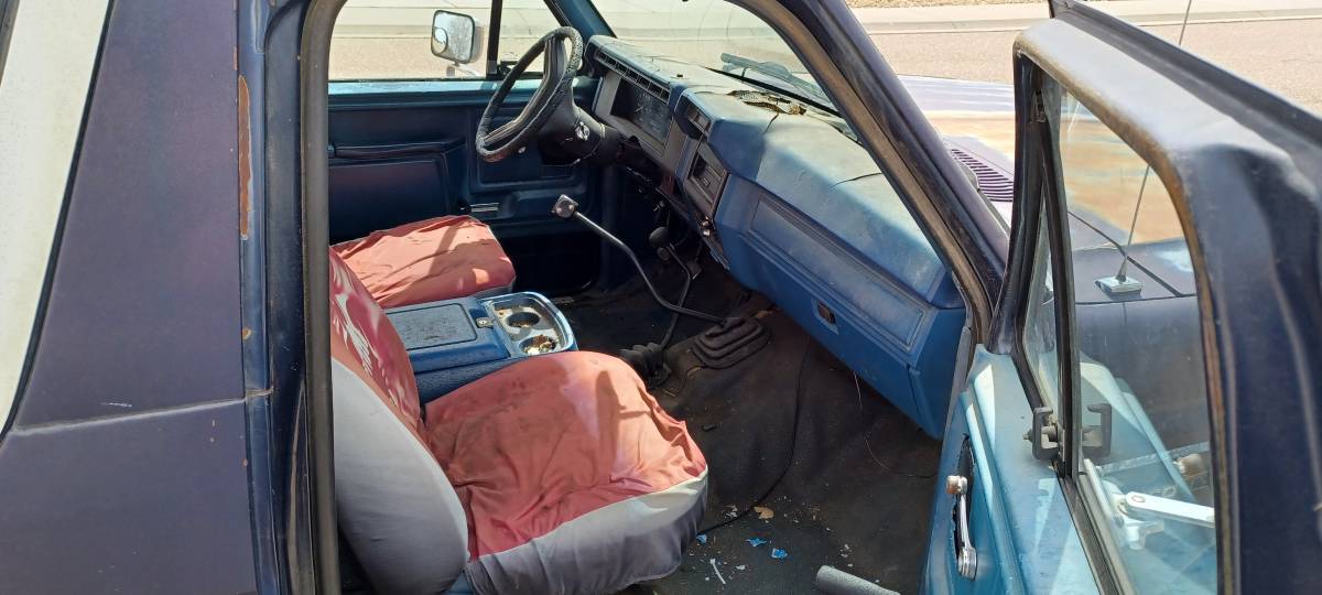 Ford-Bronco-4x4-1984-blue-5