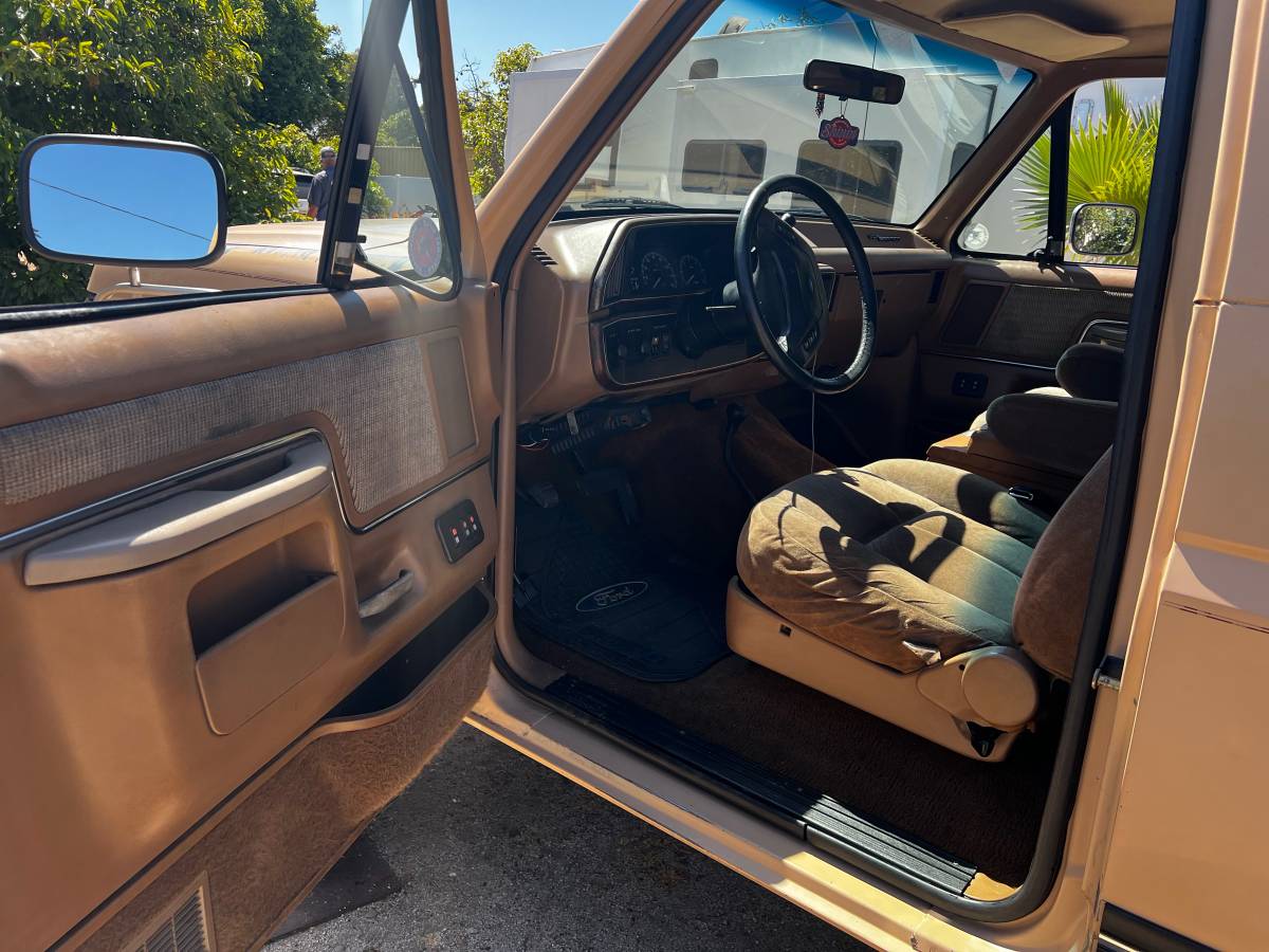 Ford-Bronco-4x4-1990-brown-11