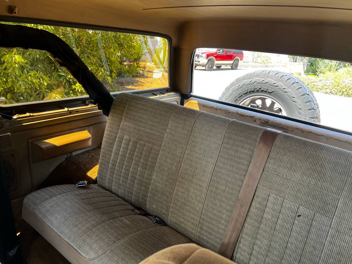 Ford-Bronco-4x4-1990-brown-18