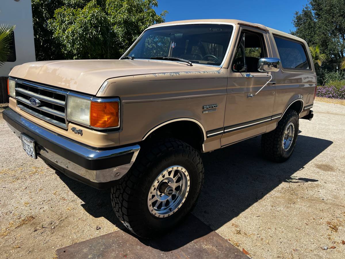 Ford-Bronco-4x4-1990-brown-4