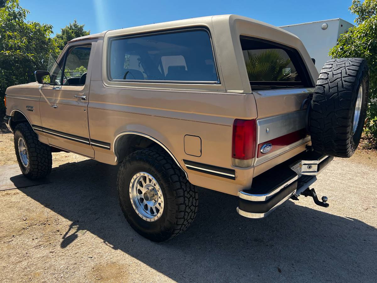 Ford-Bronco-4x4-1990-brown-6