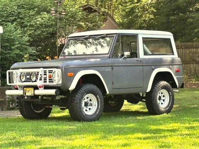 Ford-Bronco-Classic-1971-Both-Tops