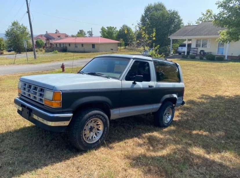 Ford-Bronco-II-1990-SUV-2