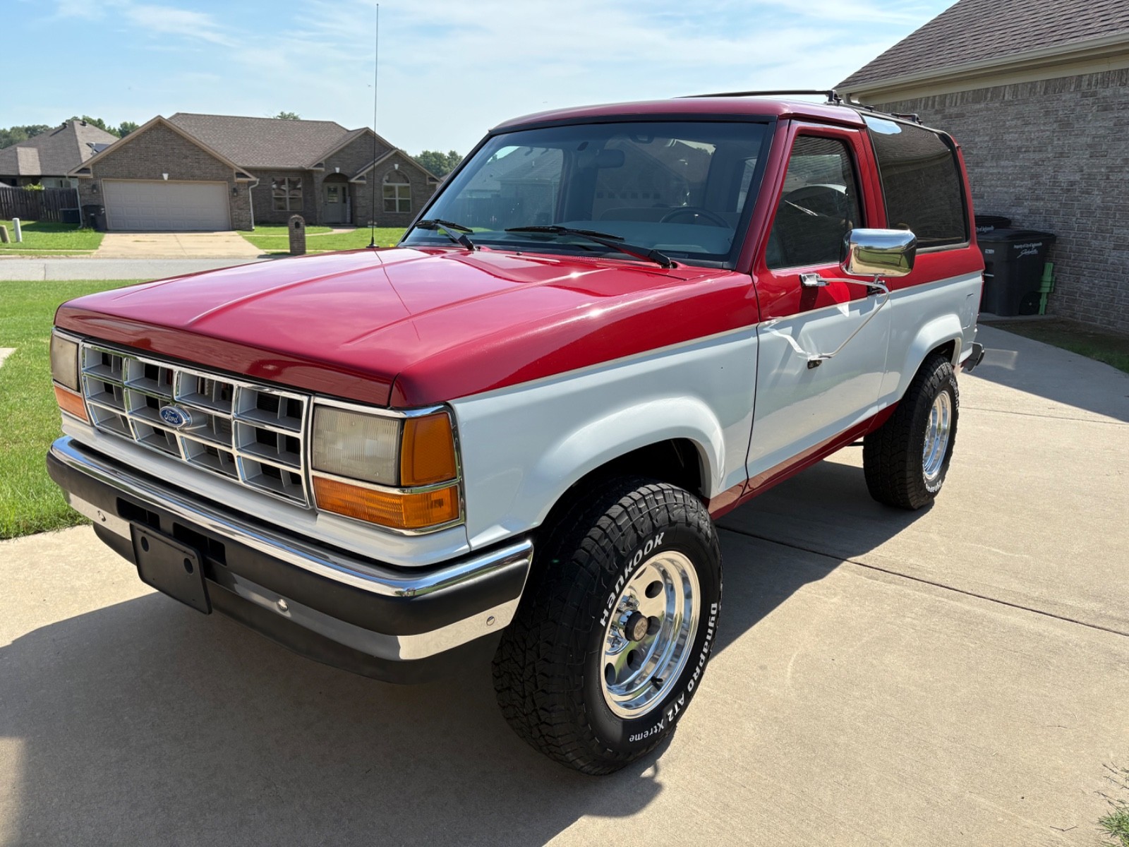 Ford-Bronco-II-1990-SUV-3