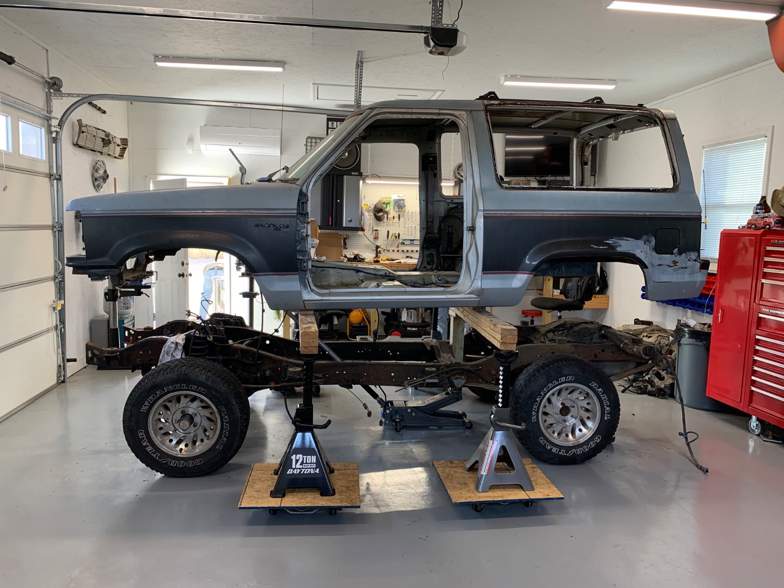 Ford-Bronco-II-1990-SUV-8