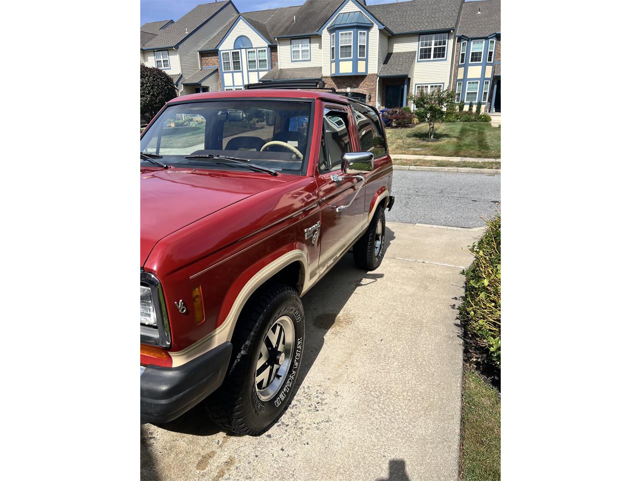 Ford-Bronco-ii-1985-Redtan-Tan-3