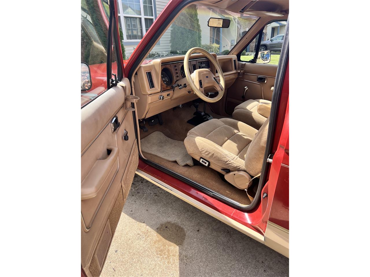 Ford-Bronco-ii-1985-Redtan-Tan-6
