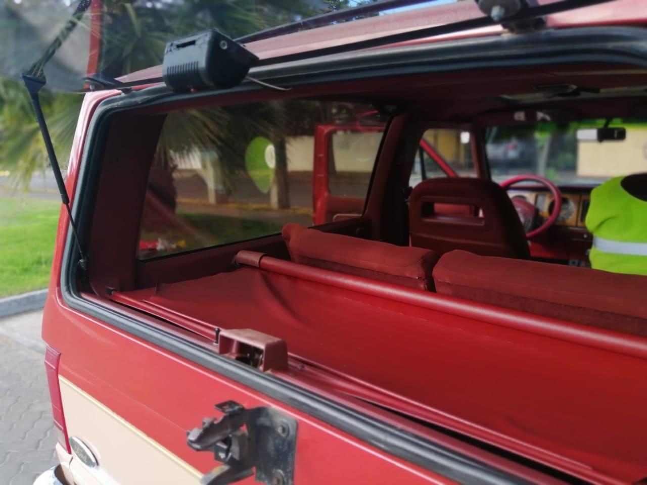Ford-Bronco-ii-1987-Red-cream-Red-10