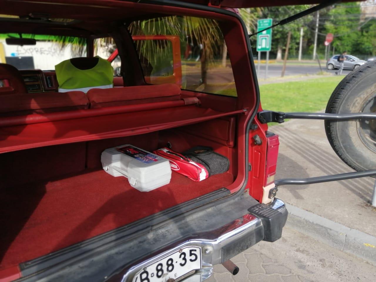 Ford-Bronco-ii-1987-Red-cream-Red-12