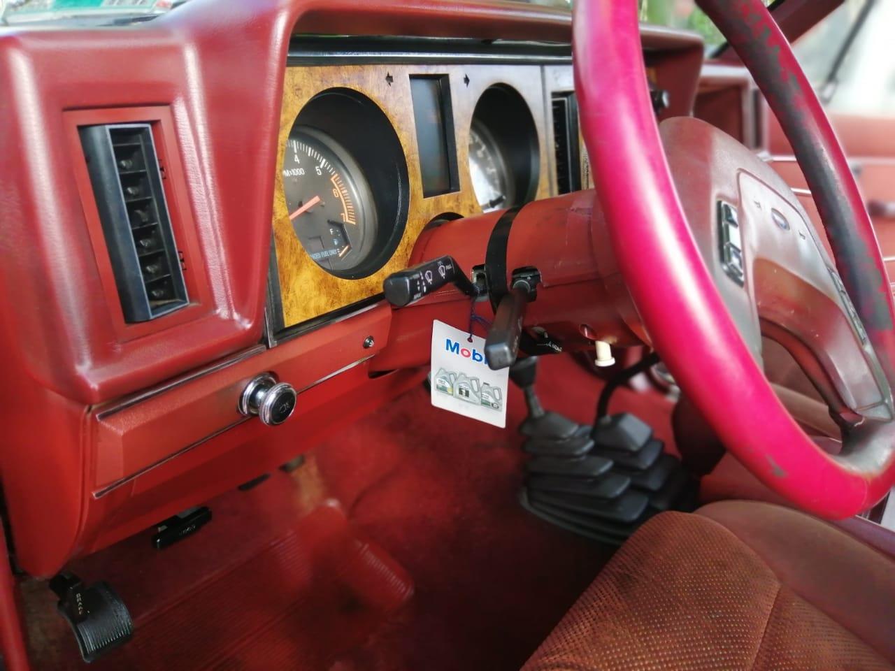 Ford-Bronco-ii-1987-Red-cream-Red-24