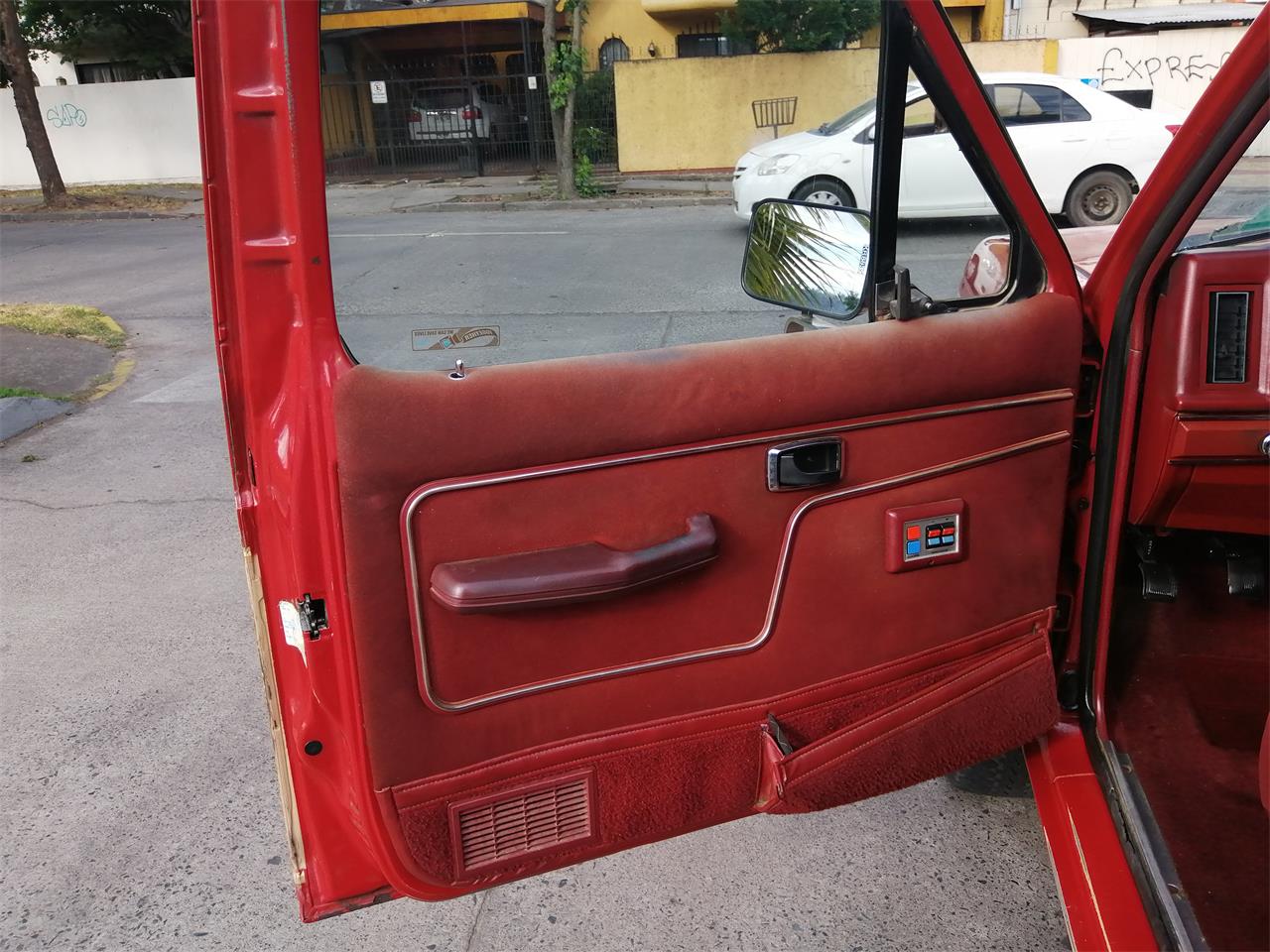 Ford-Bronco-ii-1987-Red-cream-Red-28