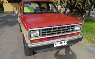 Ford-Bronco-ii-1987-Red-cream-Red-3