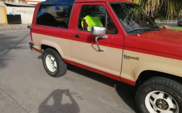 Ford-Bronco-ii-1987-Red-cream-Red-5