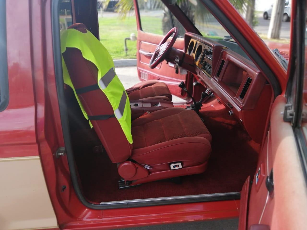 Ford-Bronco-ii-1987-Red-cream-Red-62