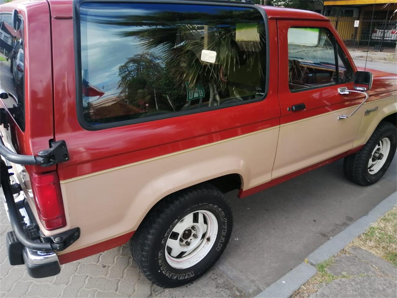 Ford-Bronco-ii-1987-Red-cream-Red-7