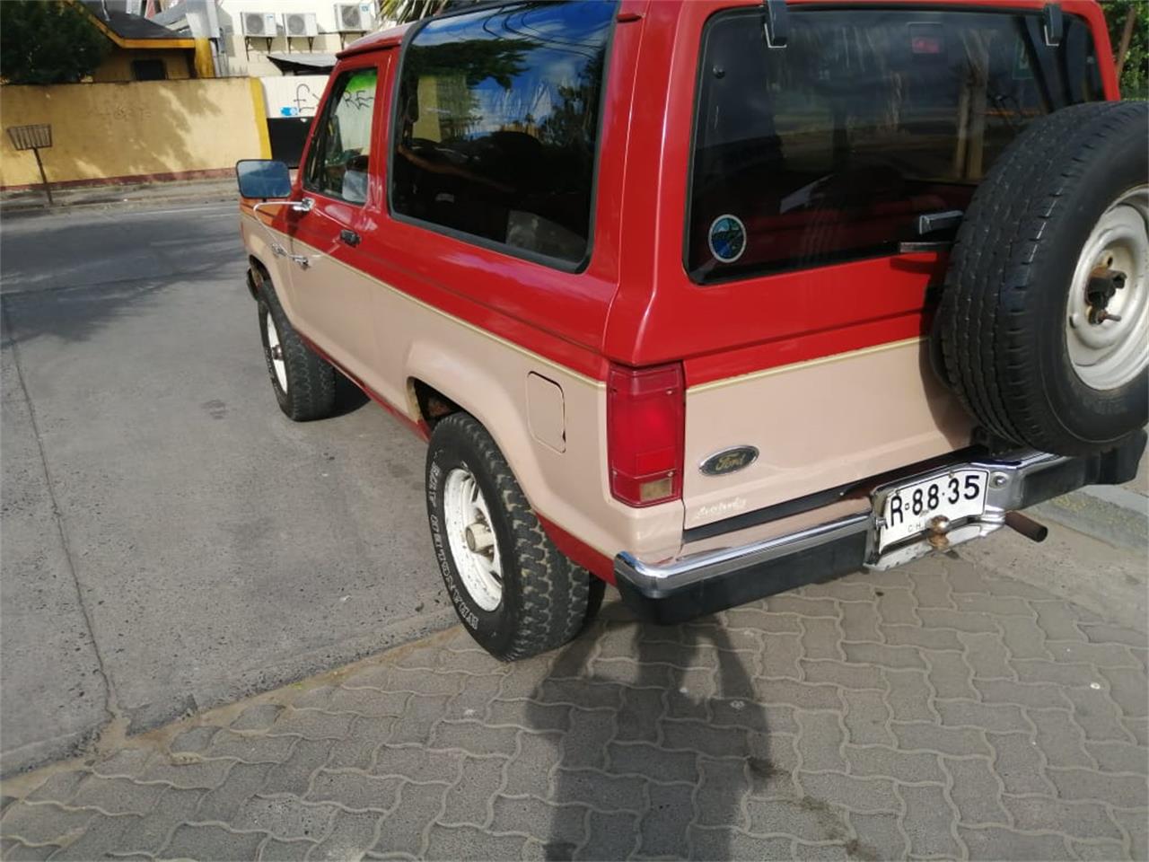 Ford-Bronco-ii-1987-Red-cream-Red-9
