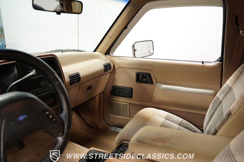 Ford-Bronco-ii-1989-Hunter-Green-light-sandle-wood-45