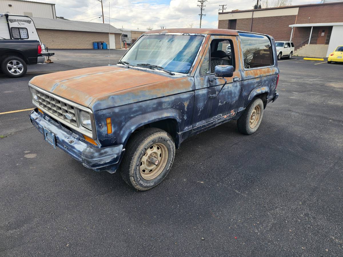 Ford-Brond-ii-xlt-1985-blue-2