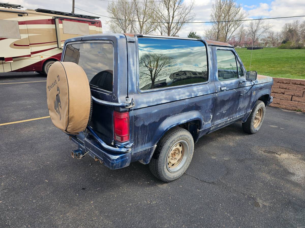 Ford-Brond-ii-xlt-1985-blue-5