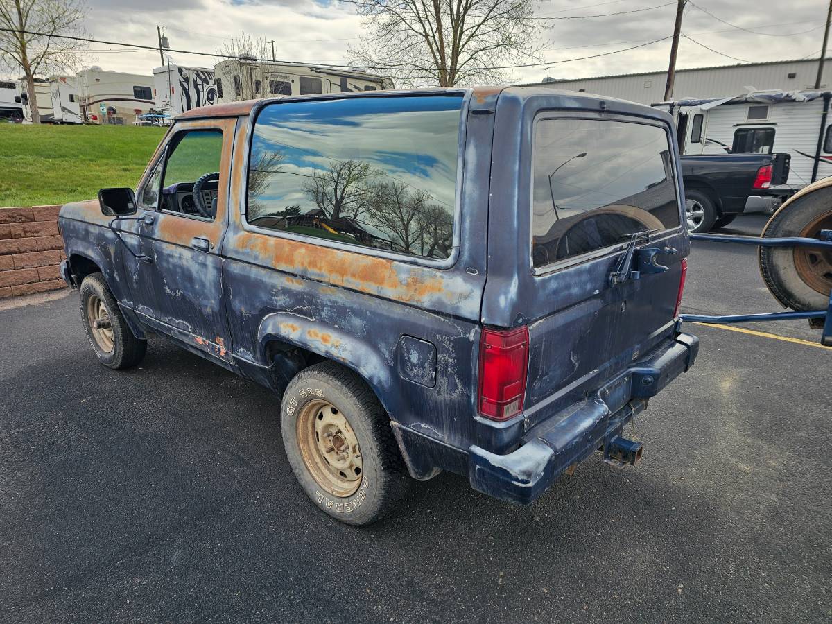Ford-Brond-ii-xlt-1985-blue-7