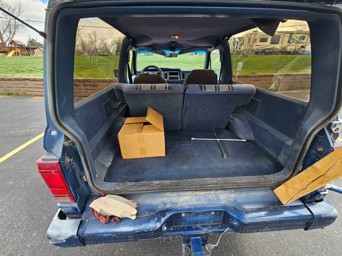 Ford-Brond-ii-xlt-1985-blue-9
