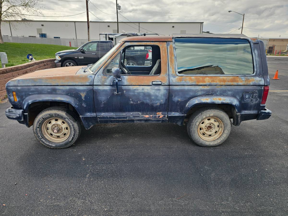 Ford-Brond-ii-xlt-1985-blue
