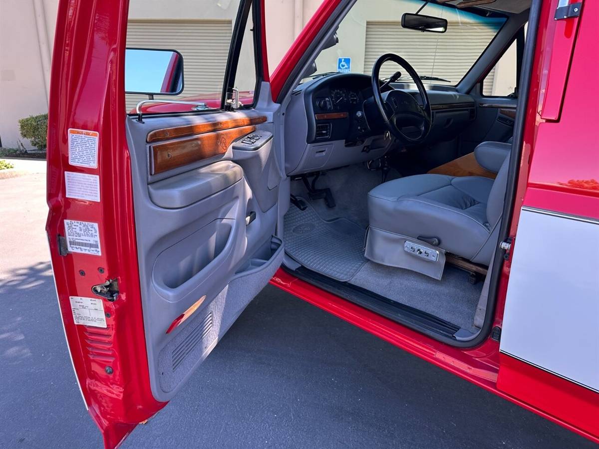 Ford-C-350-centurion-4x4-7.3l-power-stroke-turbo-diesel-1995-red-17