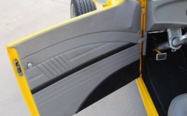 Ford-Convertible-1932-yellow-gray-19