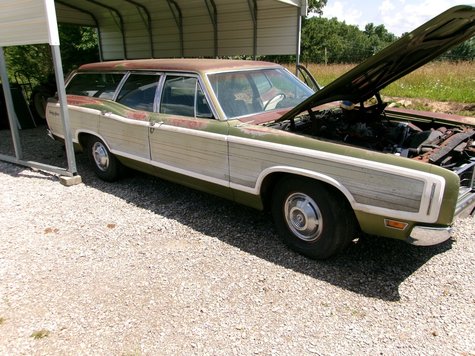 Ford-Country-Squire-1970-Wagon-1