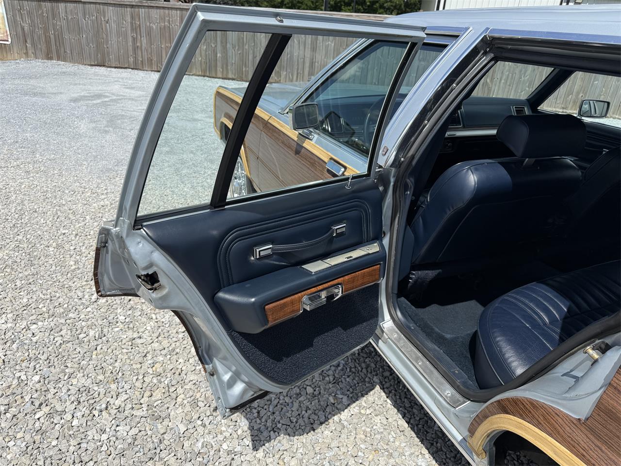 Ford-Country-squire-1990-Blue-Blue-24