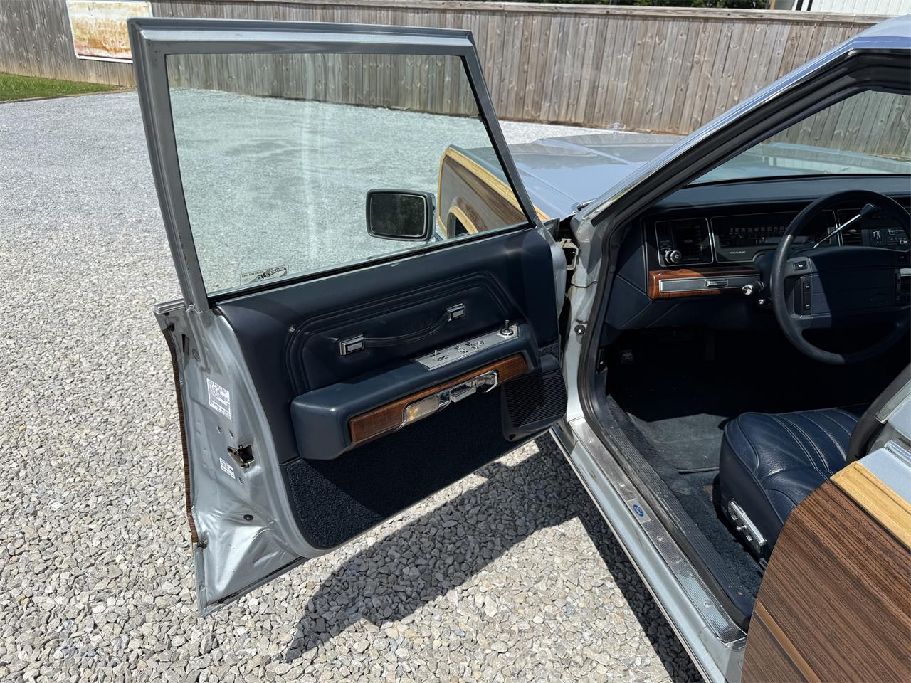 Ford-Country-squire-1990-Blue-Blue-26