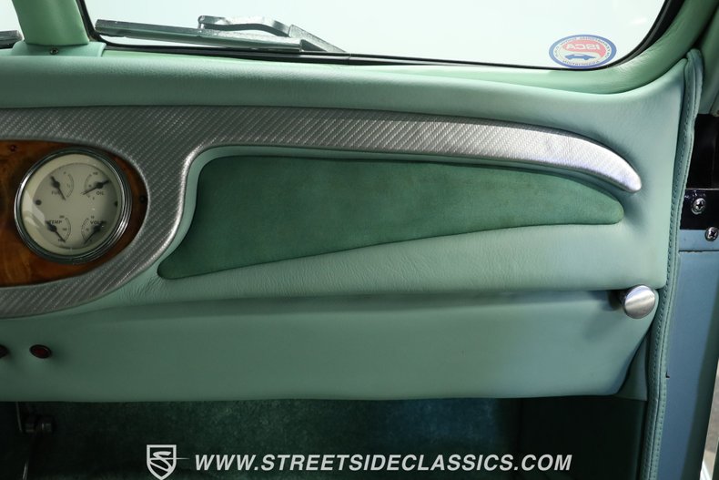 Ford-Coupe-1937-Light-Green-Metallic-Light-Green-4