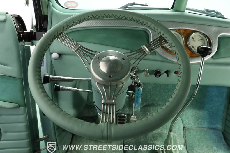 Ford-Coupe-1937-Light-Green-Metallic-Light-Green-40