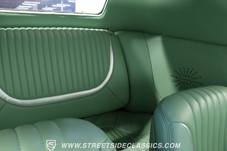 Ford-Coupe-1937-Light-Green-Metallic-Light-Green-47