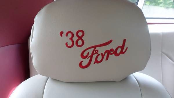 Ford-Coupe-1938-White-RedTan-11