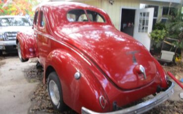 Ford-Coupe-1939-Red-Black-Leather-5