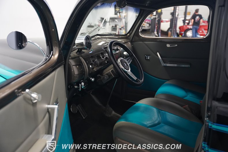 Ford-Coupe-1940-Teal-Gray-2