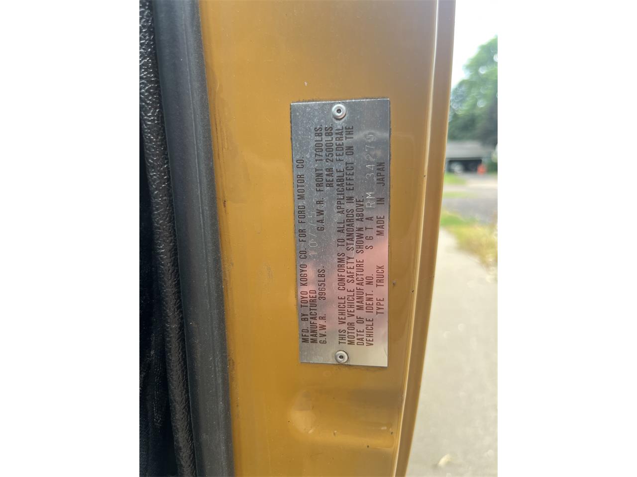 Ford-Courier-1975-Rare-Yellow-Black-19