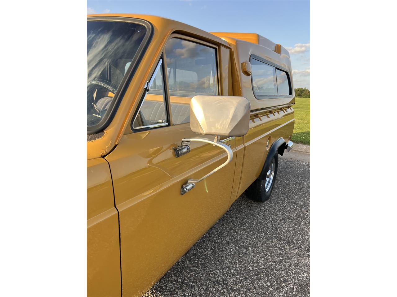 Ford-Courier-1975-Rare-Yellow-Black-20