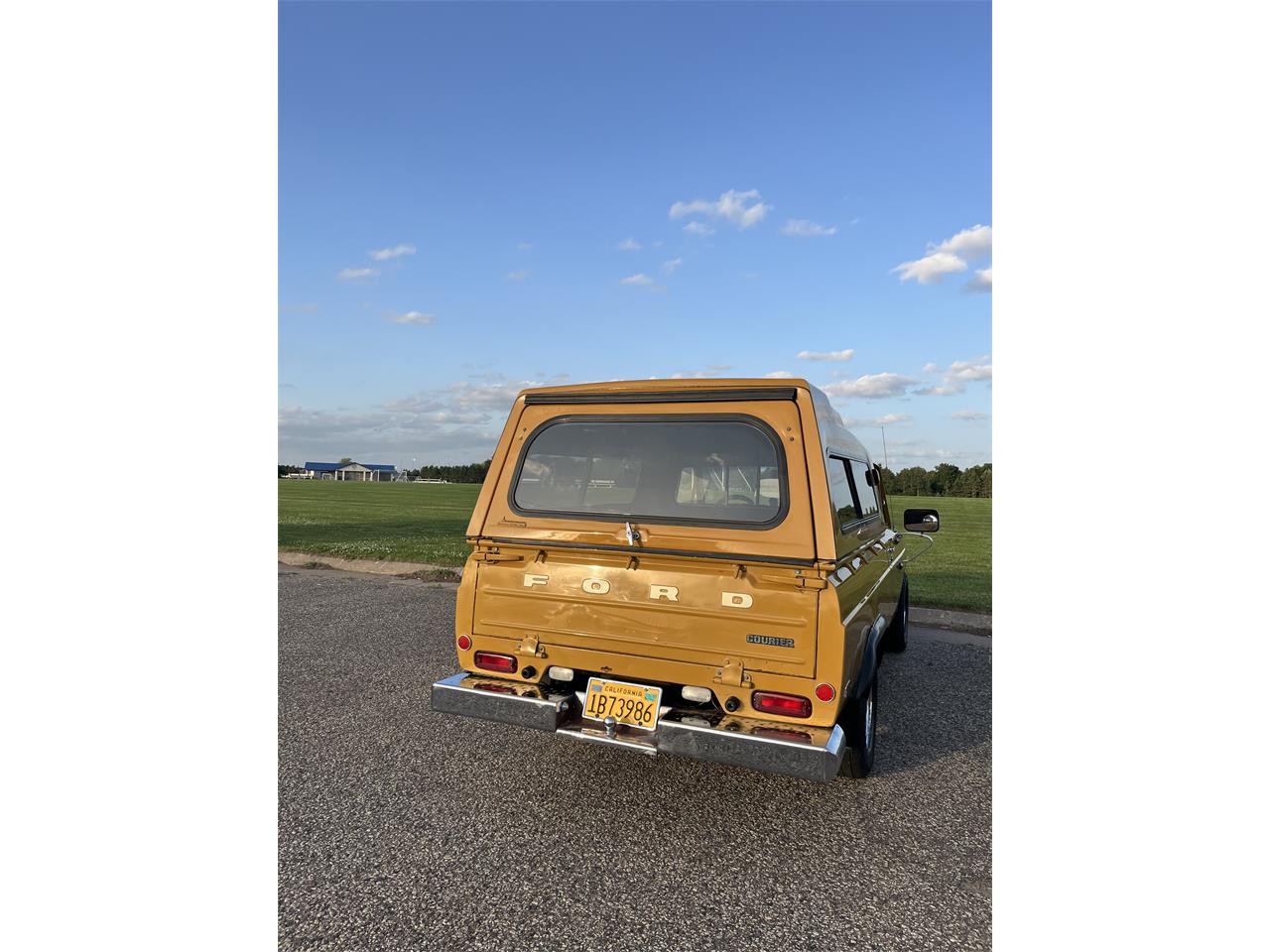 Ford-Courier-1975-Rare-Yellow-Black-23