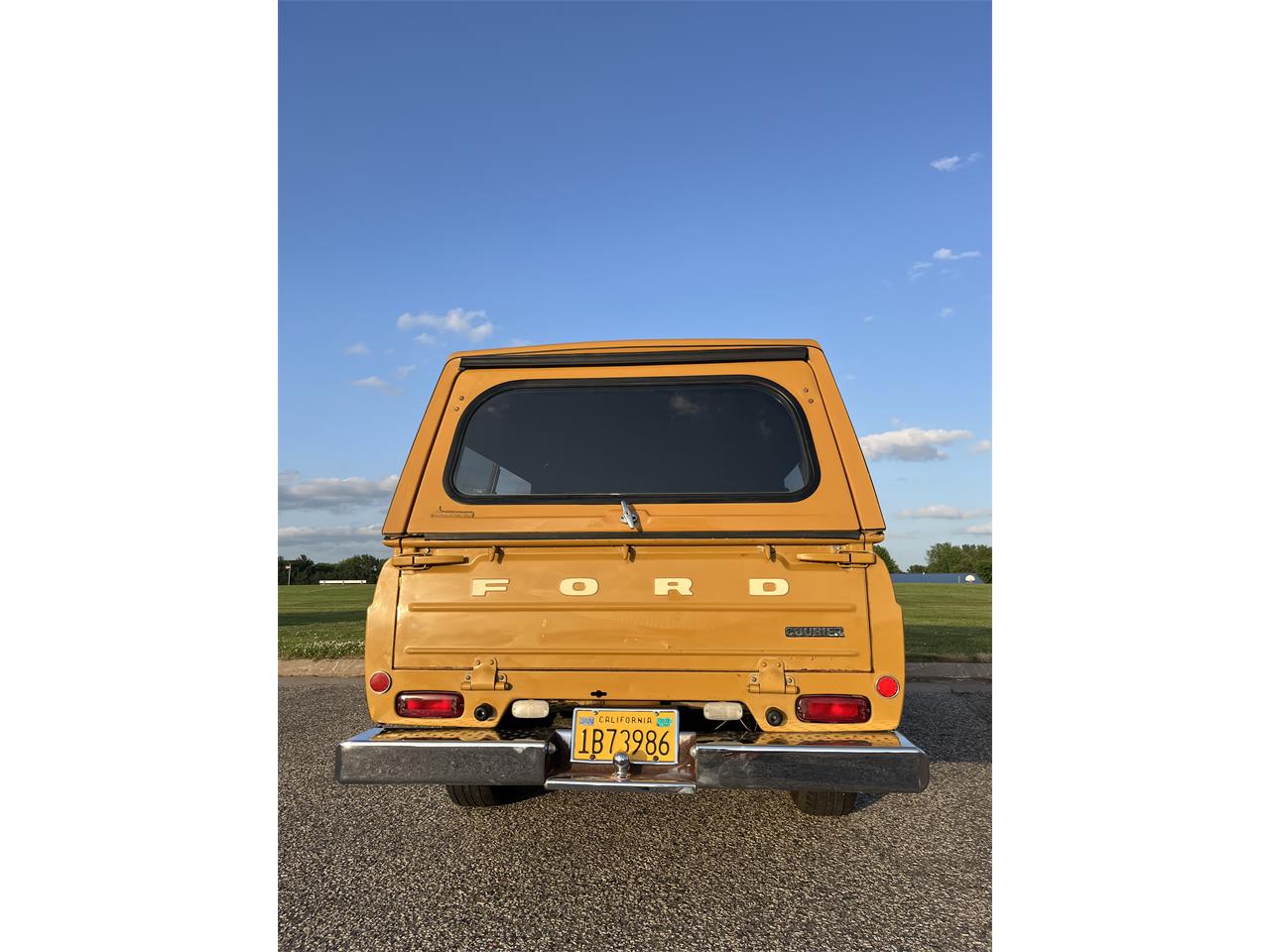 Ford-Courier-1975-Rare-Yellow-Black-24