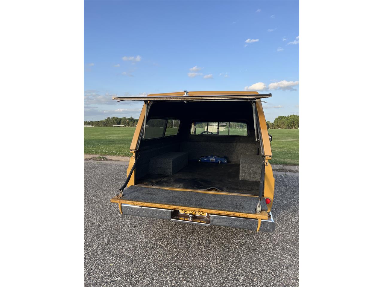Ford-Courier-1975-Rare-Yellow-Black-27