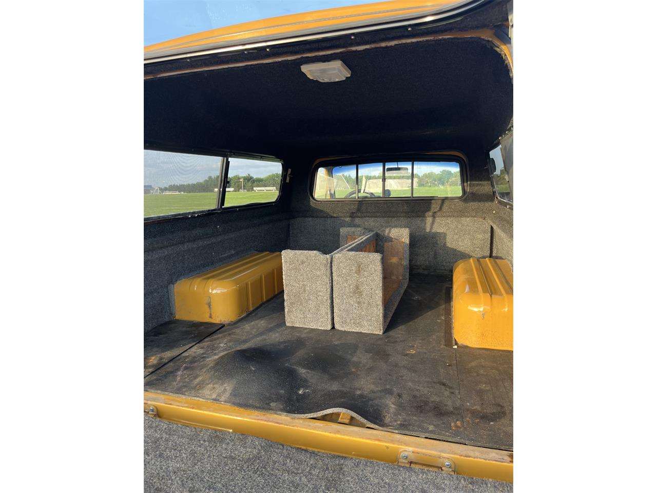 Ford-Courier-1975-Rare-Yellow-Black-30