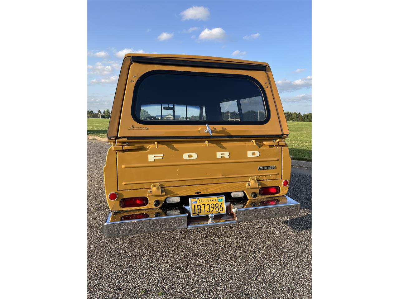 Ford-Courier-1975-Rare-Yellow-Black-4