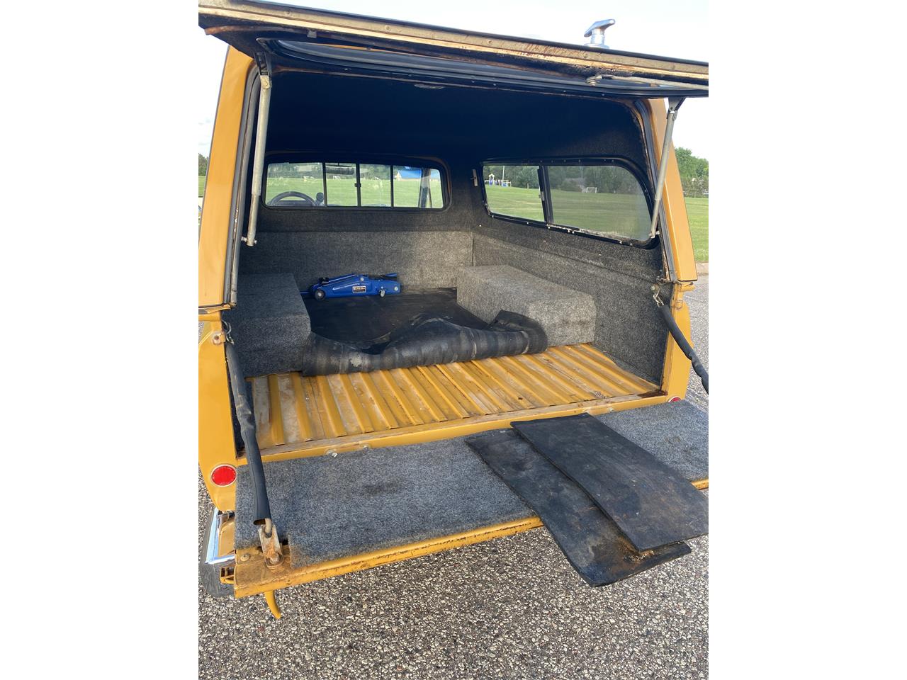 Ford-Courier-1975-Rare-Yellow-Black-43