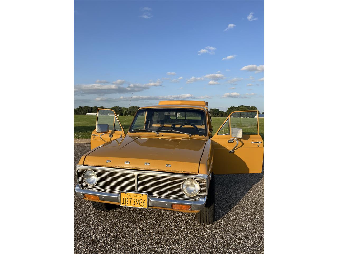 Ford-Courier-1975-Rare-Yellow-Black-5