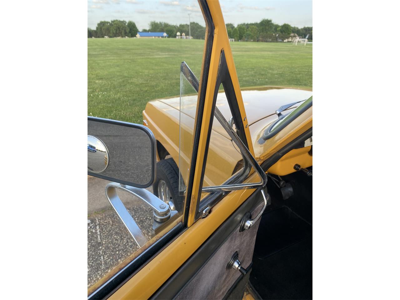 Ford-Courier-1975-Rare-Yellow-Black-50
