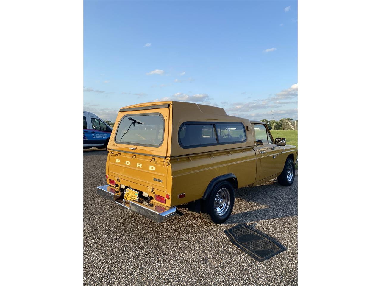 Ford-Courier-1975-Rare-Yellow-Black-58